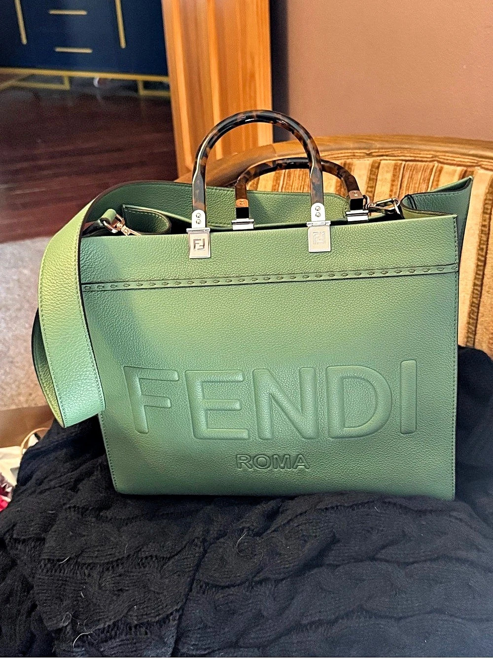 Fendi Medium Sunshine Shopper Tote Green Leather